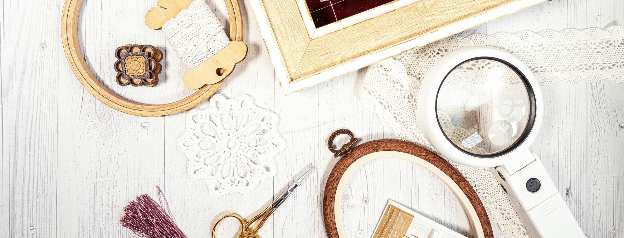 Atelier workspace with threads and hoops